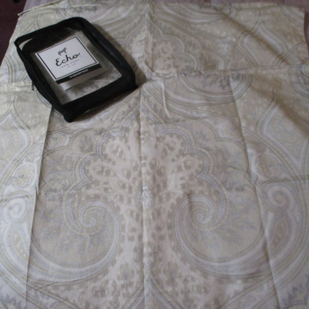 Set of Two Standard ECHO New York Pillow Shams